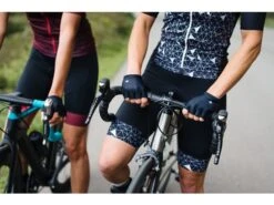 AGU Essential Gel Handsker Svart -Force Butikk AGU Essential Gel Handsker Sort 1658488530 02