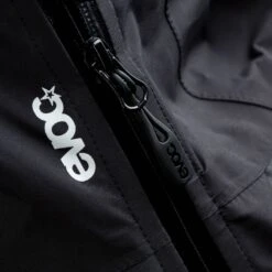 EVOC Shield Regnsykkeljakke Svart 7 EVOC Shield Regnsykkeljakke Svart -Force Butikk EVOC Shield Regntaet Cykeljakke Sort 1643723173 03